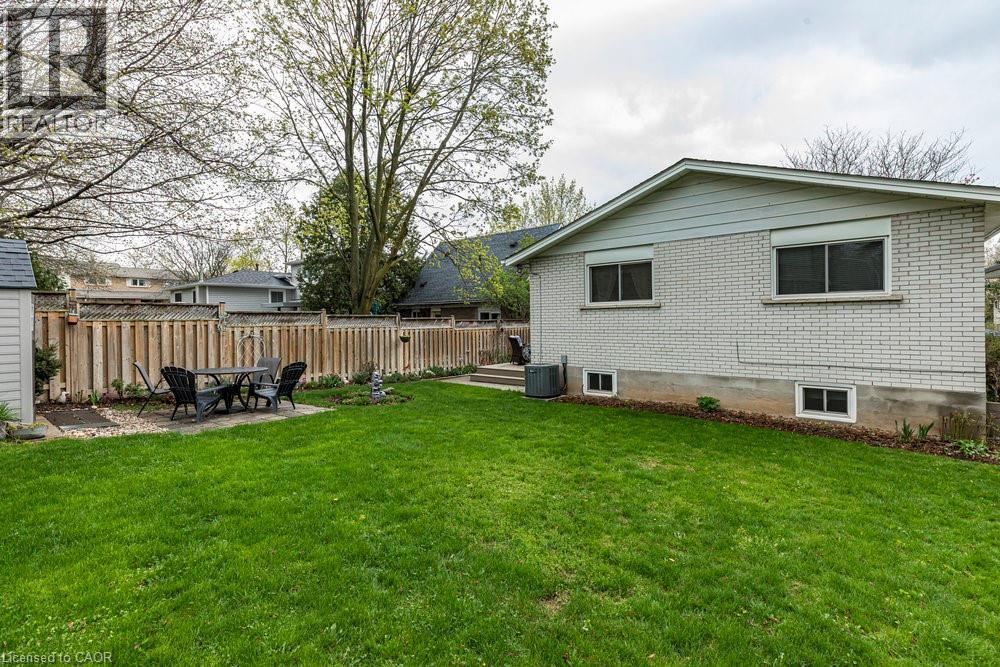 1345 Ester Drive, Burlington, ON - Outdoor