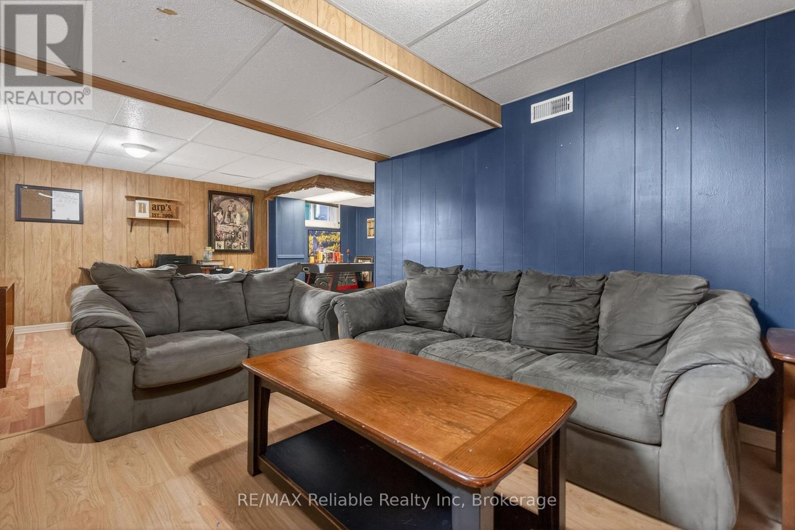 131 Cayley Street, Goderich (Goderich (Town)), ON - Indoor Photo Showing Living Room