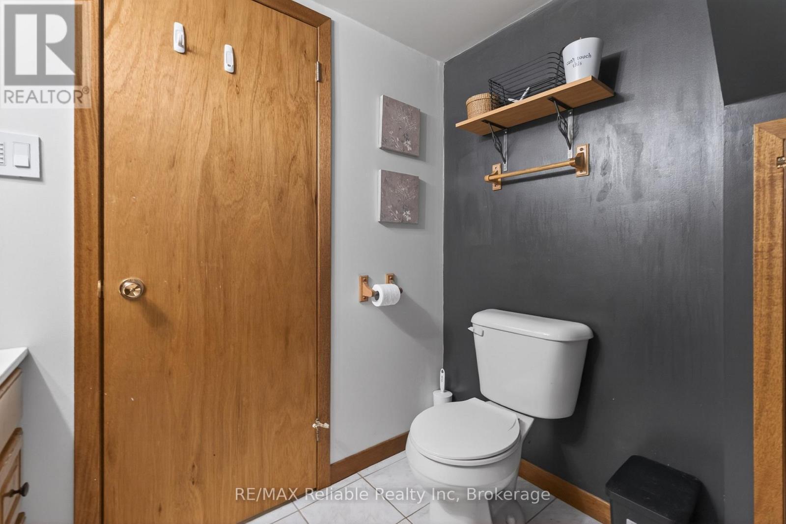 131 Cayley Street, Goderich (Goderich (Town)), ON - Indoor Photo Showing Bathroom