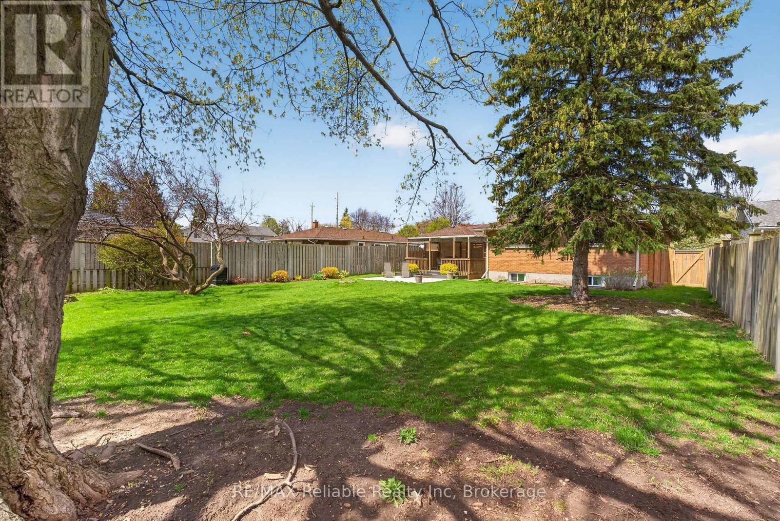131 Cayley Street, Goderich (Goderich (Town)), ON - Outdoor With Backyard