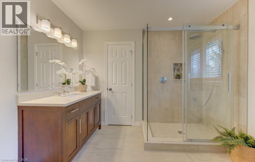 333 Calvington Place, Waterloo, ON - Indoor Photo Showing Bathroom