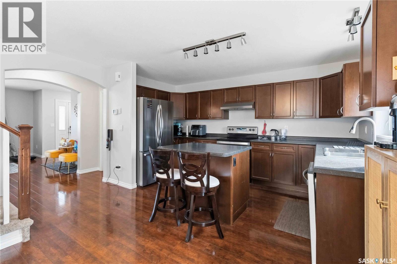 610 Stonebridge Common, Saskatoon, SK - Indoor Photo Showing Kitchen
