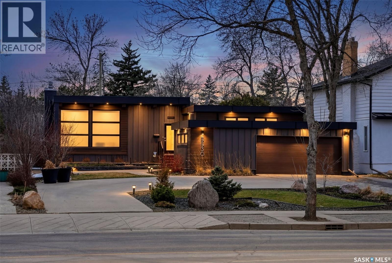 3330 Albert Street, Regina, SK - Outdoor