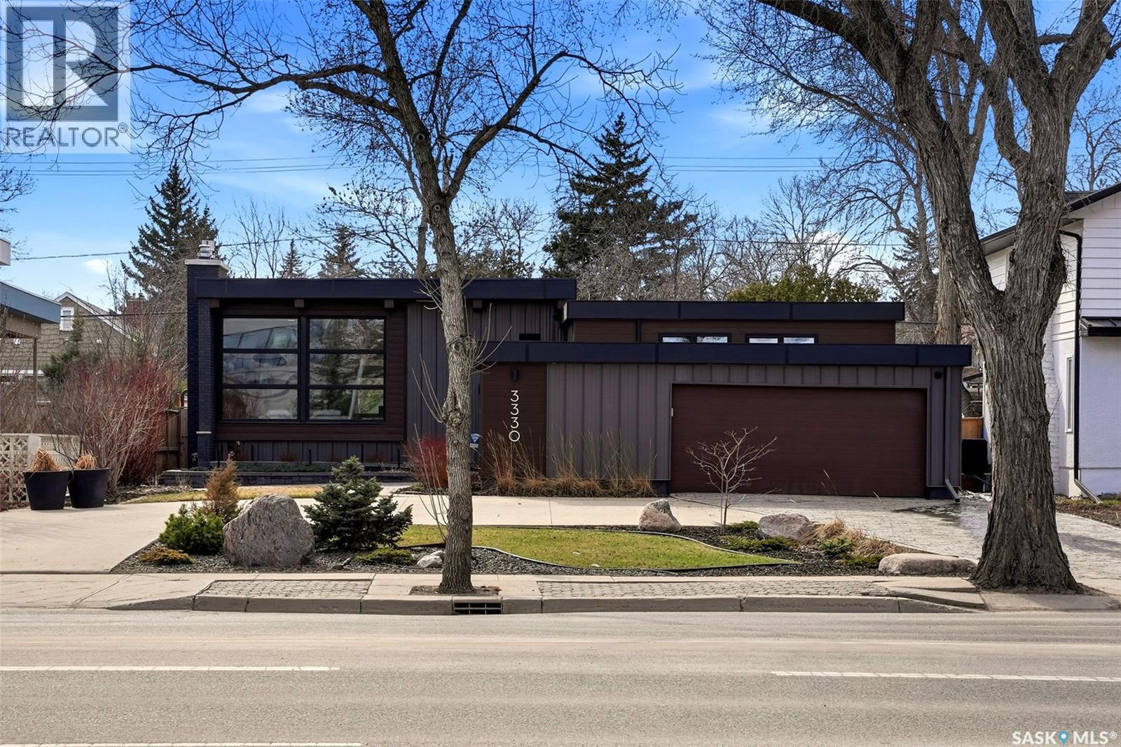 3330 Albert Street, Regina, SK - Outdoor