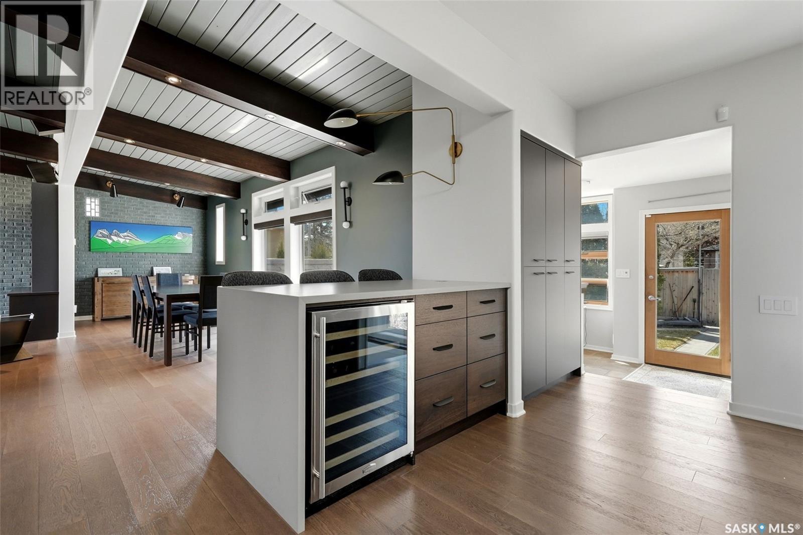 3330 Albert Street, Regina, SK - Indoor