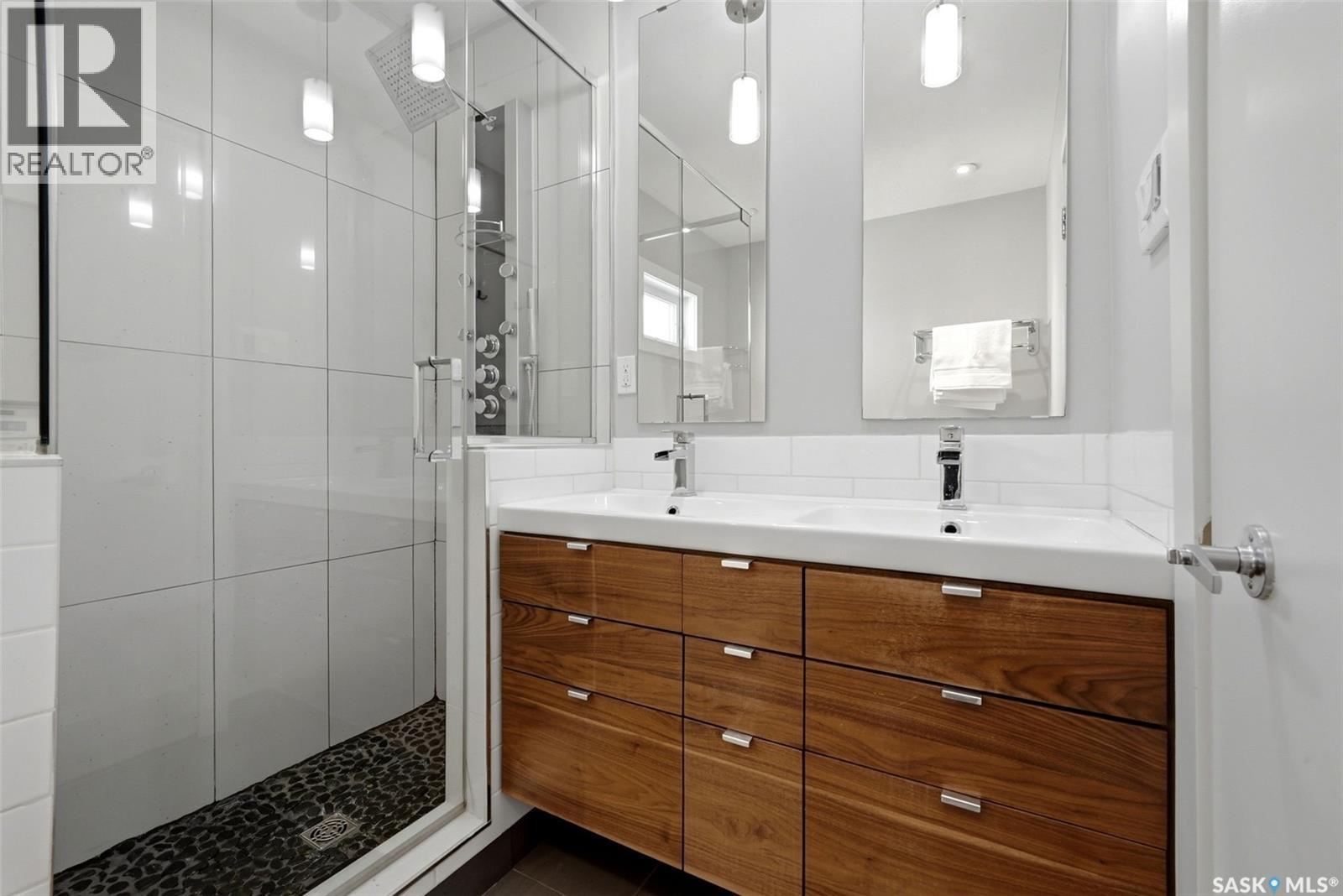 3330 Albert Street, Regina, SK - Indoor Photo Showing Bathroom