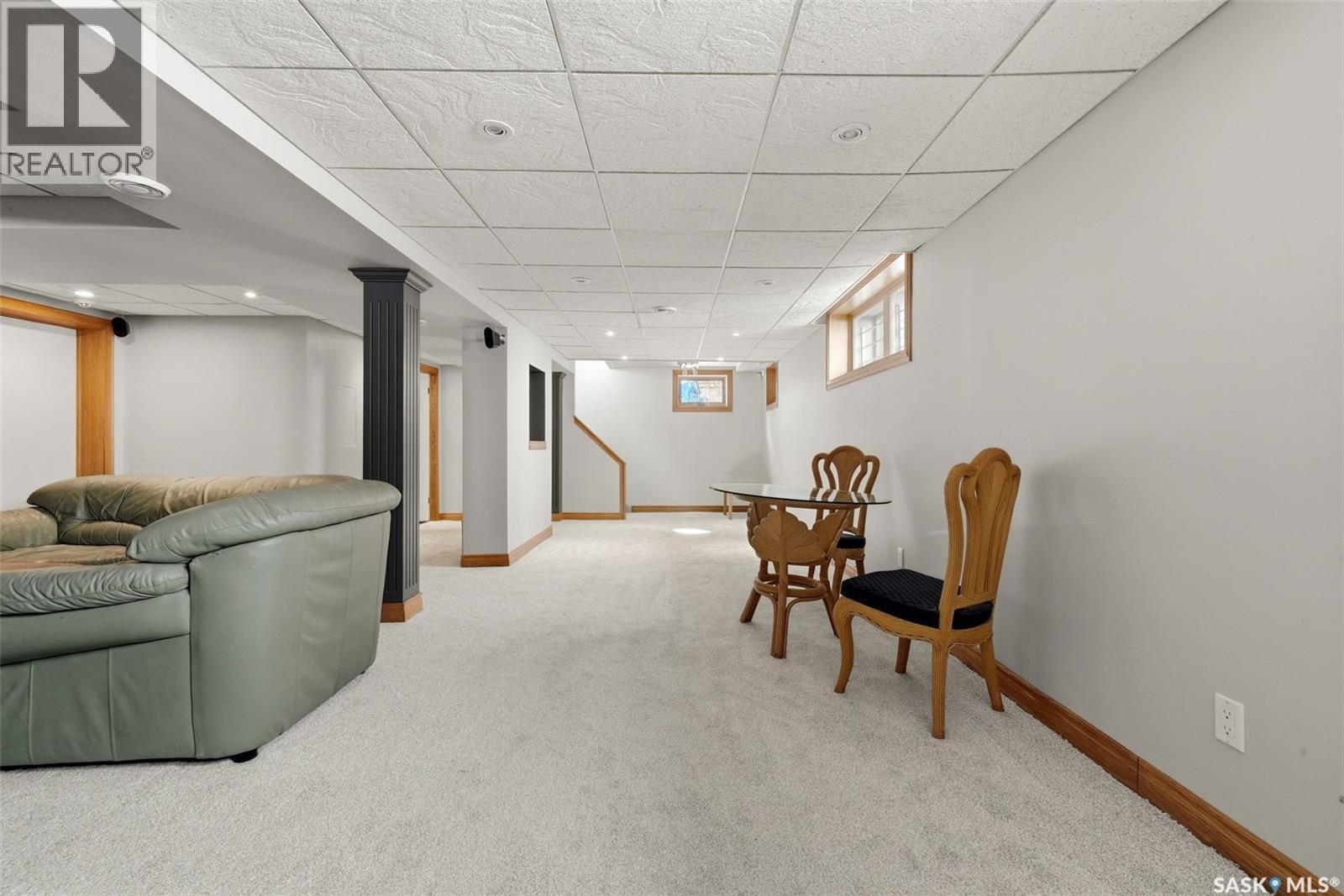 3330 Albert Street, Regina, SK - Indoor