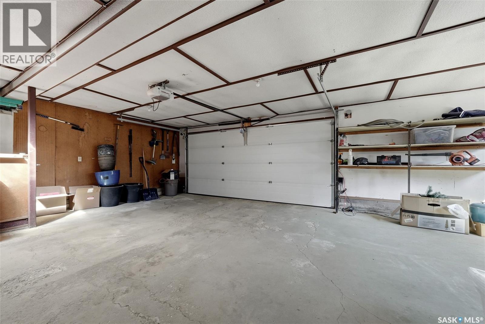 3330 Albert Street, Regina, SK - Indoor Photo Showing Garage
