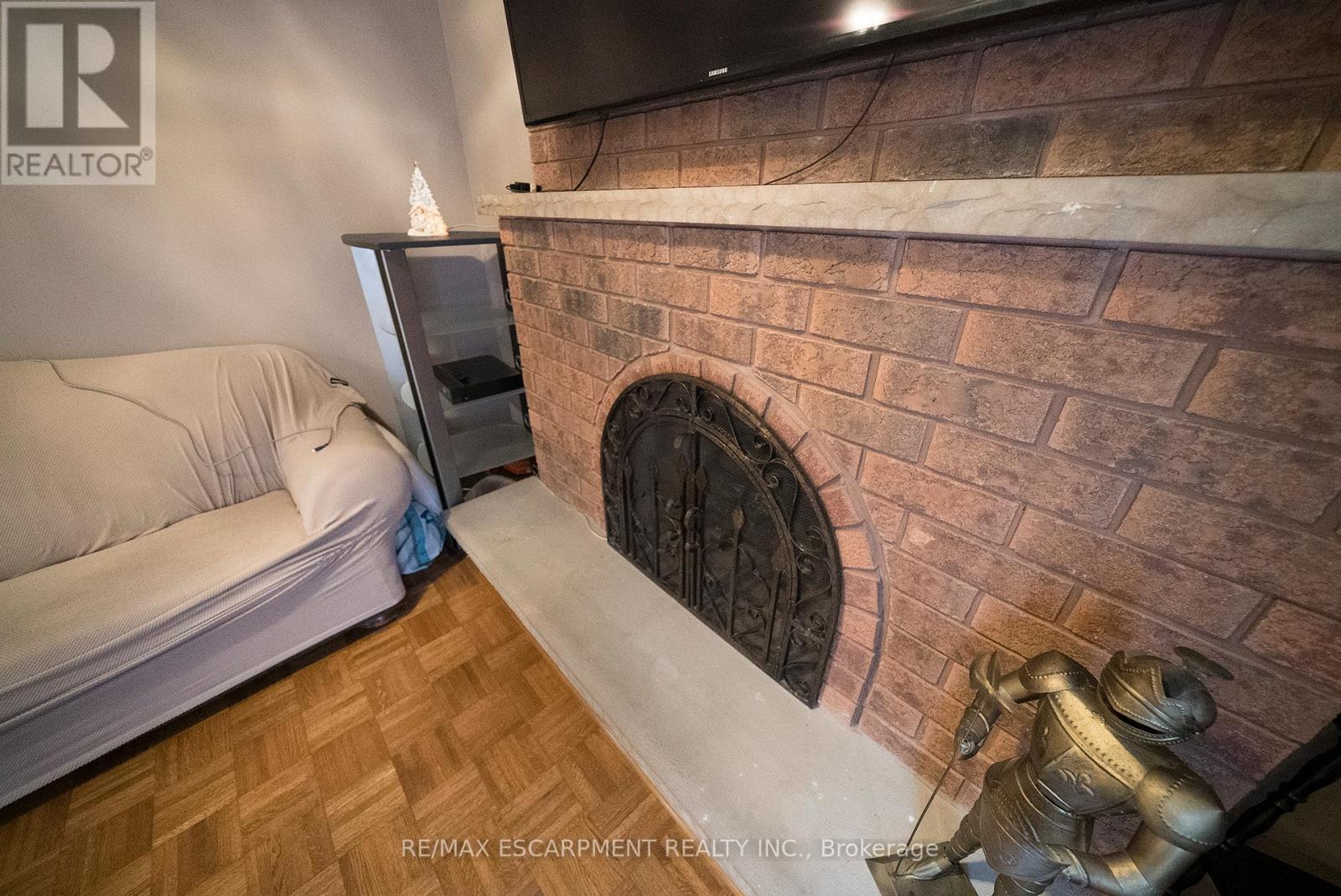 2057 Wincanton Crescent, Mississauga, ON - Indoor With Fireplace