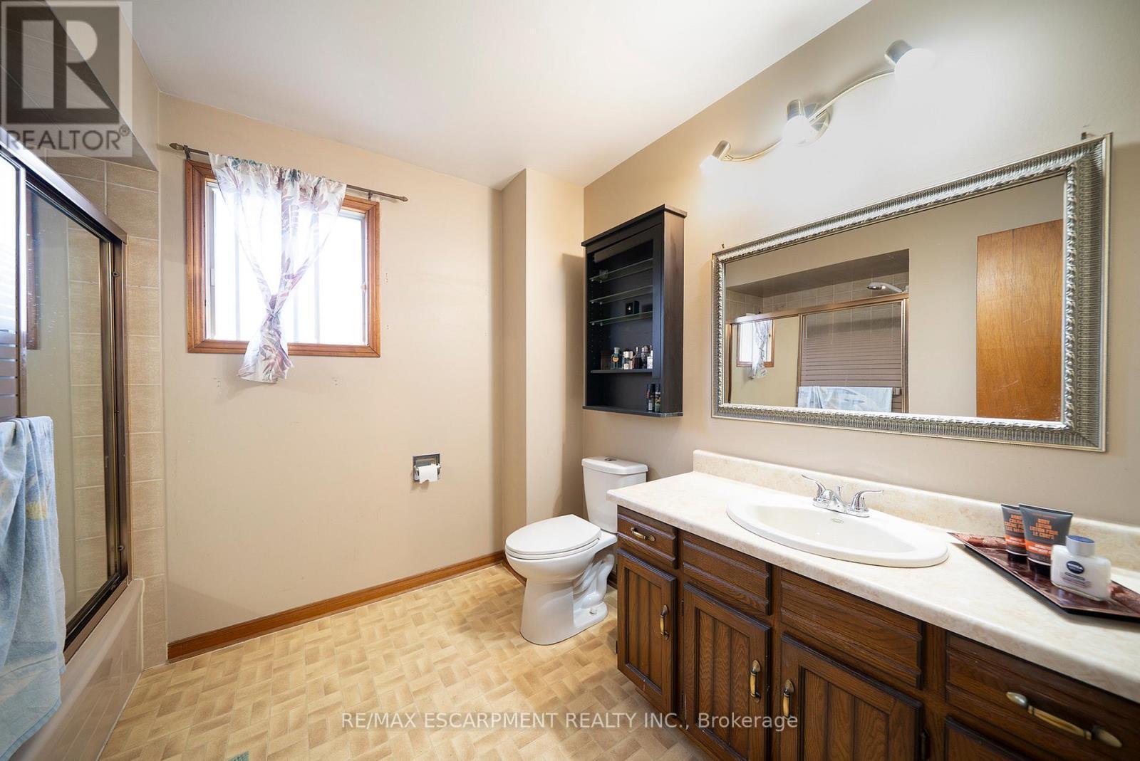 2057 Wincanton Crescent, Mississauga, ON - Indoor Photo Showing Bathroom