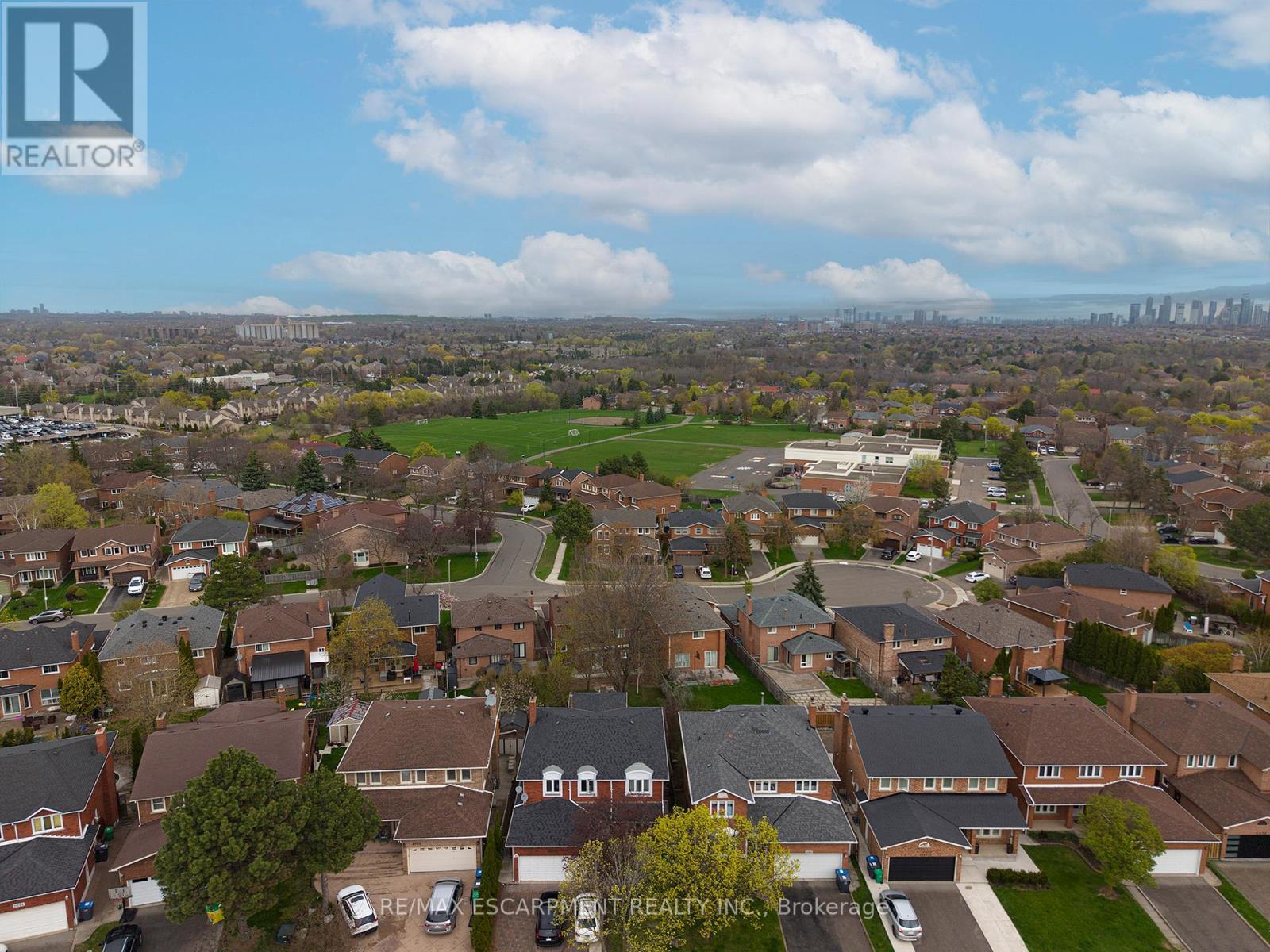 2057 Wincanton Crescent, Mississauga, ON - Outdoor With View