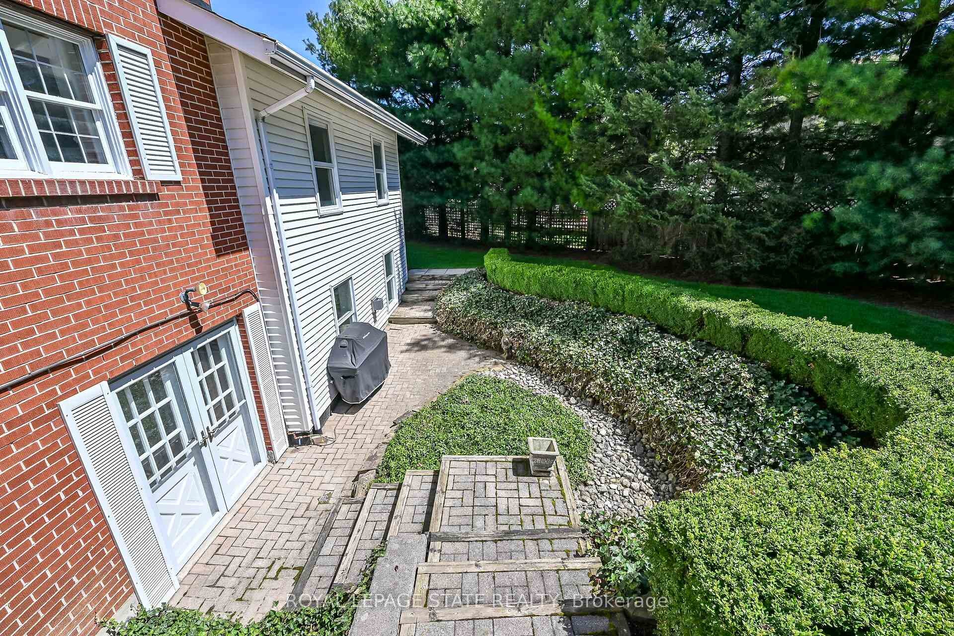 126 Forest Hill Crescent, Hamilton, ON - Outdoor