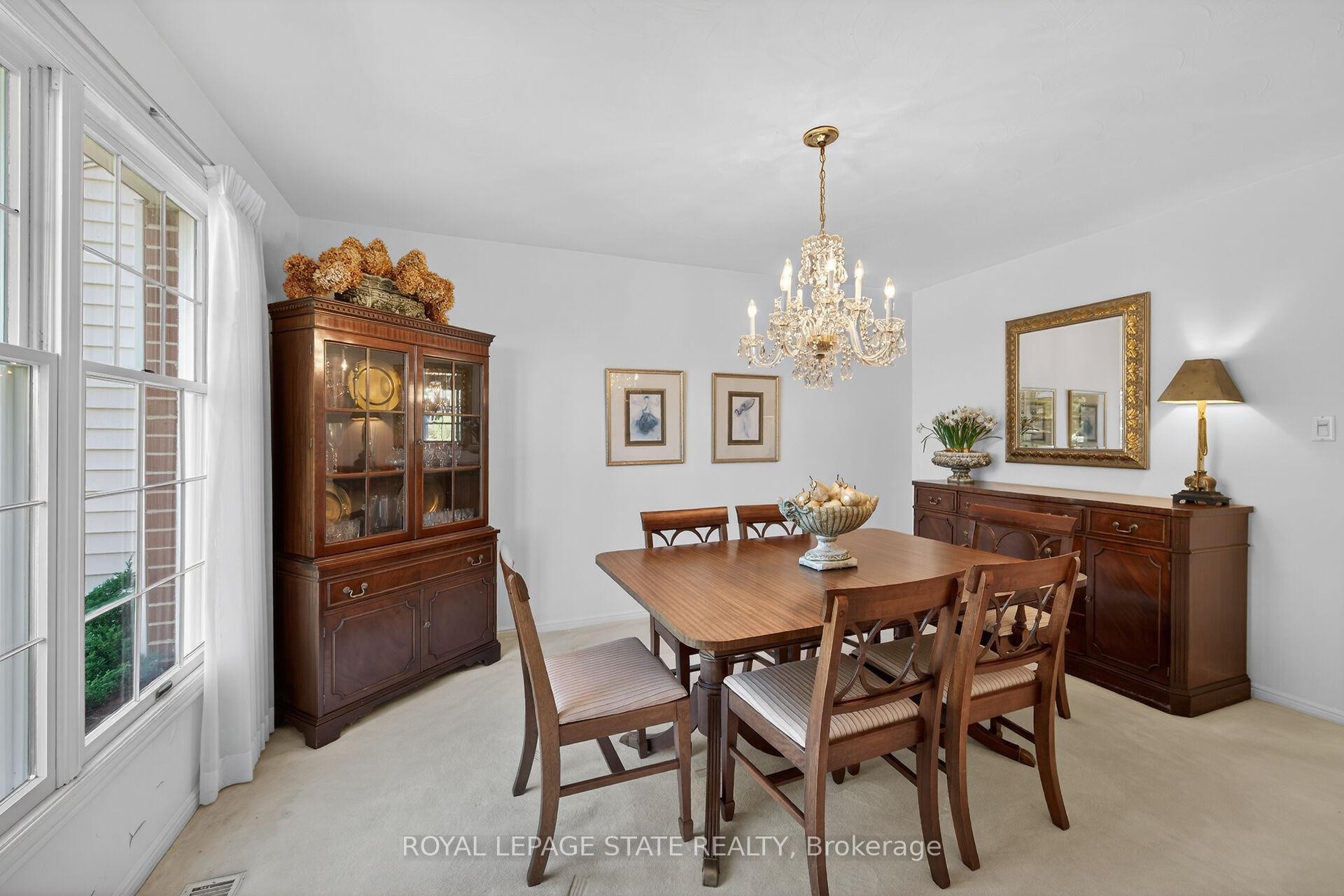 126 Forest Hill Crescent, Hamilton, ON - Indoor Photo Showing Dining Room