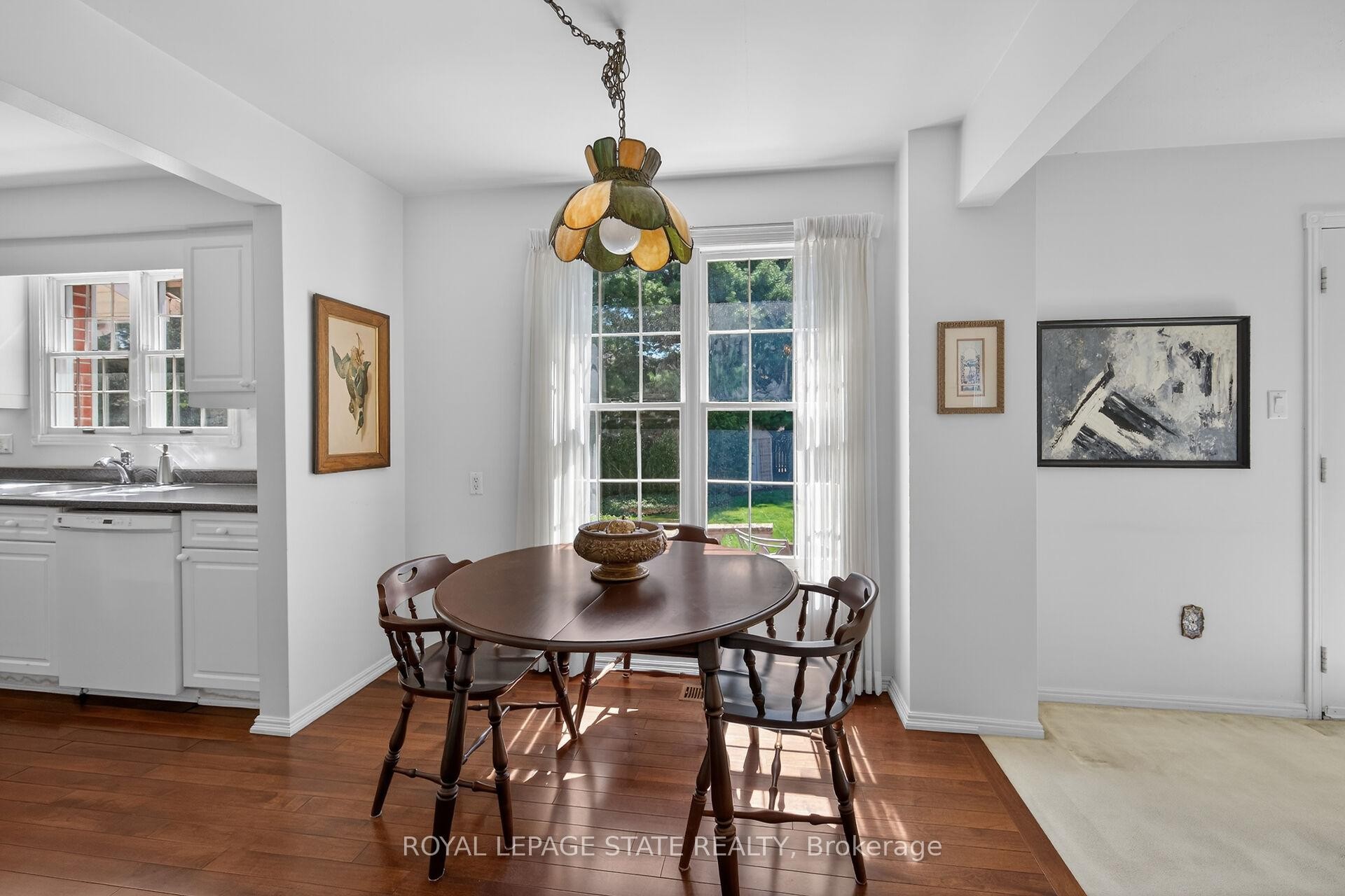 126 Forest Hill Crescent, Hamilton, ON - Indoor Photo Showing Dining Room