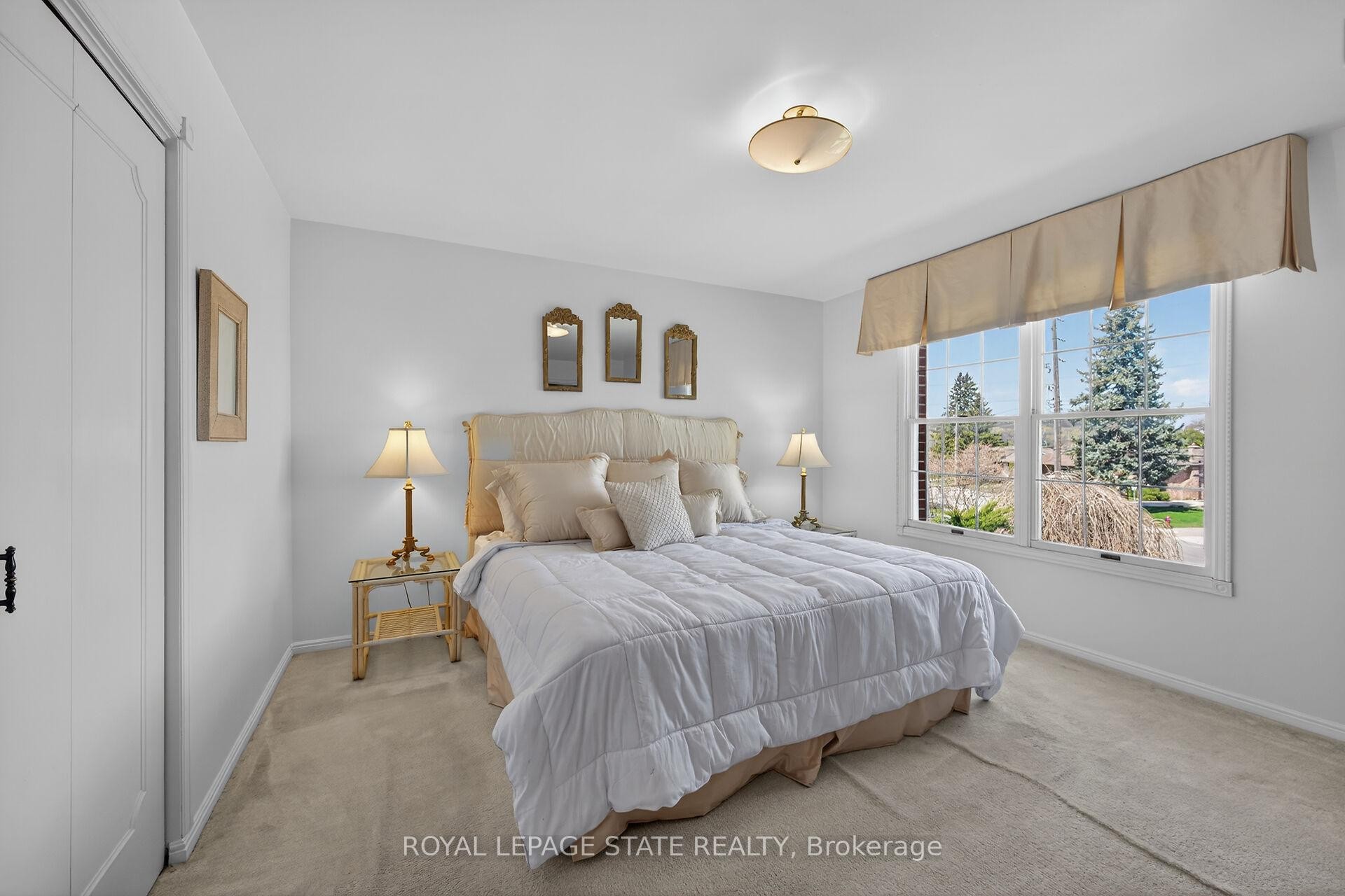 126 Forest Hill Crescent, Hamilton, ON - Indoor Photo Showing Bedroom