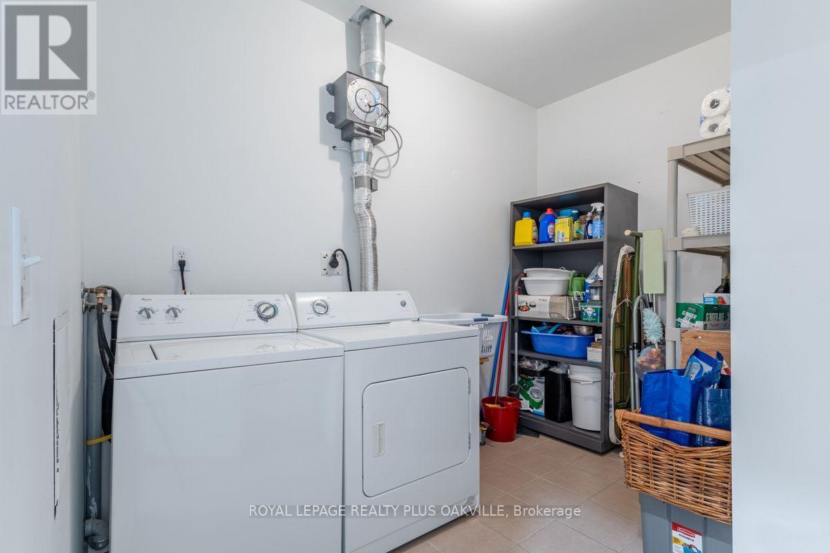403 - 1499 Nottinghill Gate, Oakville, ON - Indoor Photo Showing Laundry Room