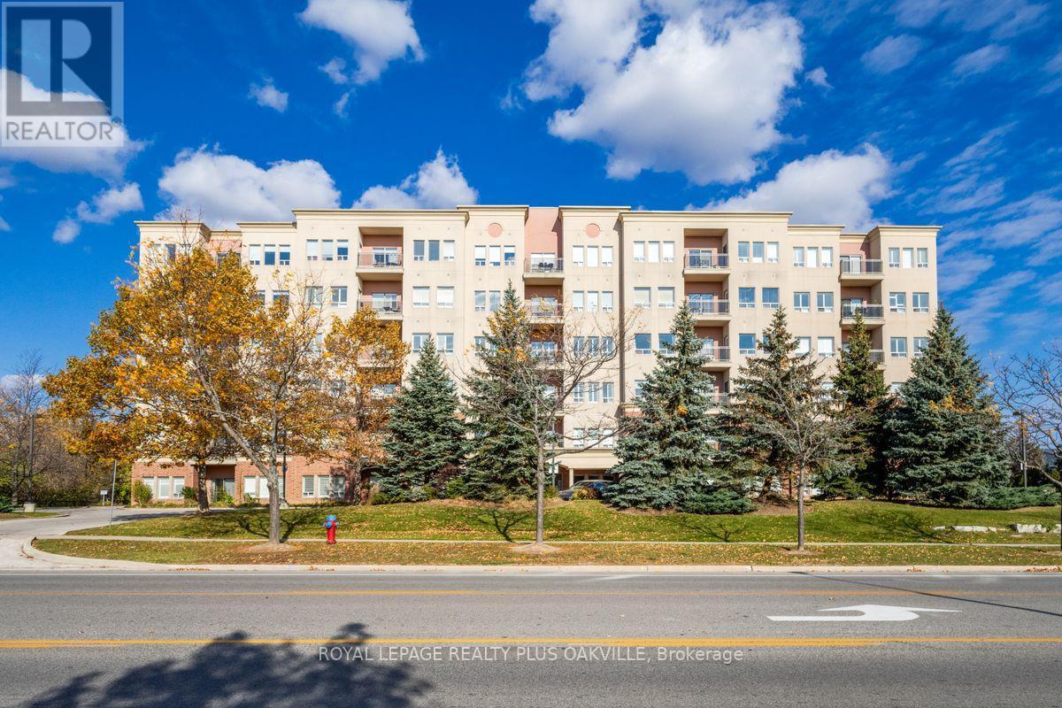 403 - 1499 Nottinghill Gate, Oakville, ON - Outdoor