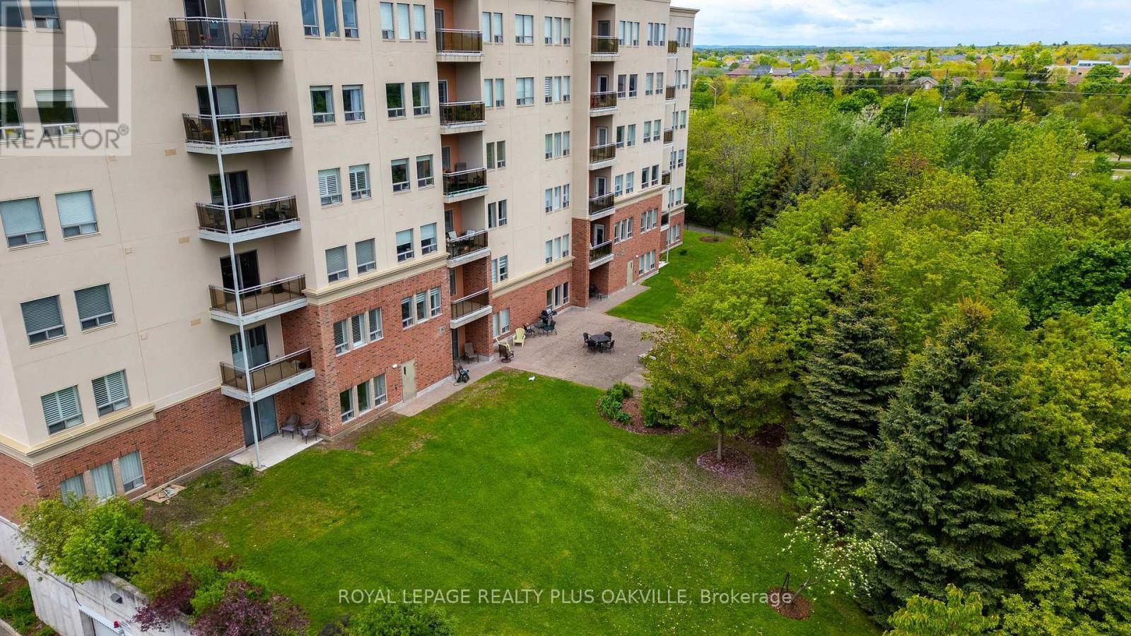 403 - 1499 Nottinghill Gate, Oakville, ON - Outdoor