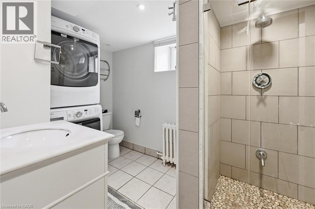 81 Carrick Avenue, Hamilton, ON - Indoor Photo Showing Laundry Room