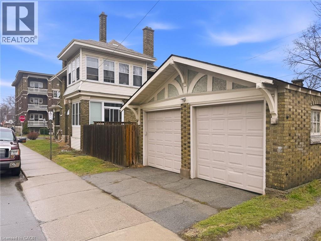 81 Carrick Avenue, Hamilton, ON - Outdoor