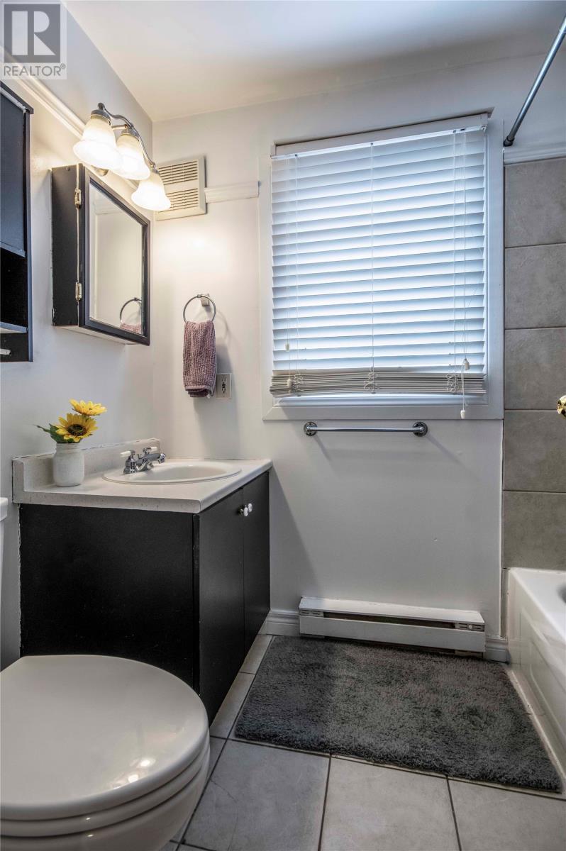 12 White Place, Mount Pearl, NL - Indoor Photo Showing Bathroom