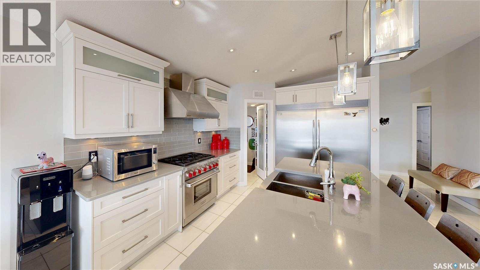 4369 Albulet Drive, Regina, SK - Indoor Photo Showing Kitchen With Double Sink With Upgraded Kitchen
