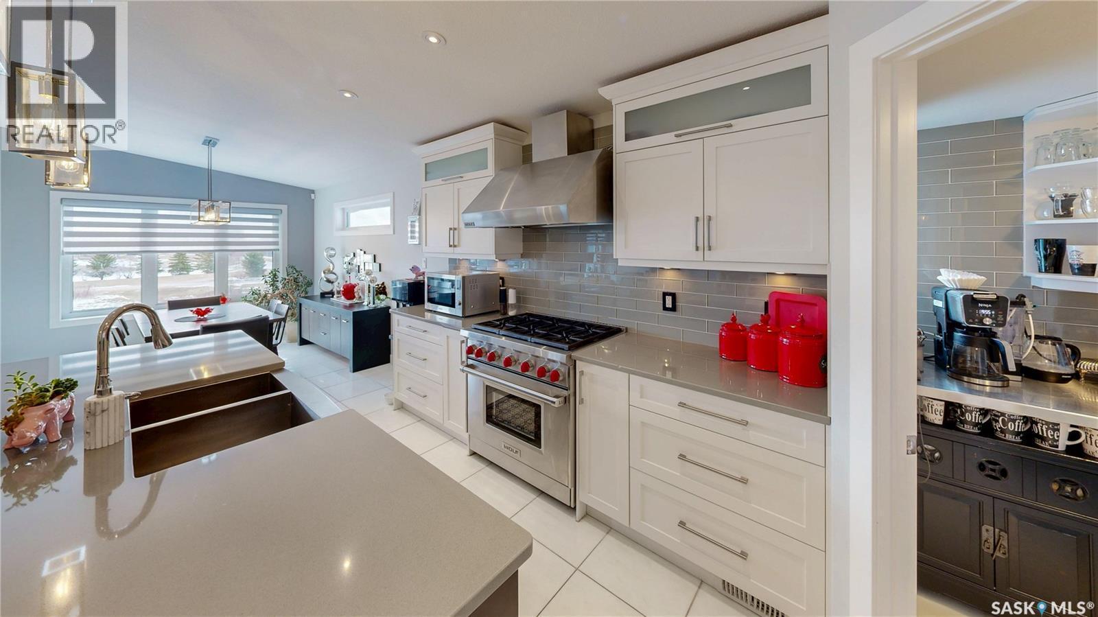 4369 Albulet Drive, Regina, SK - Indoor Photo Showing Kitchen With Upgraded Kitchen