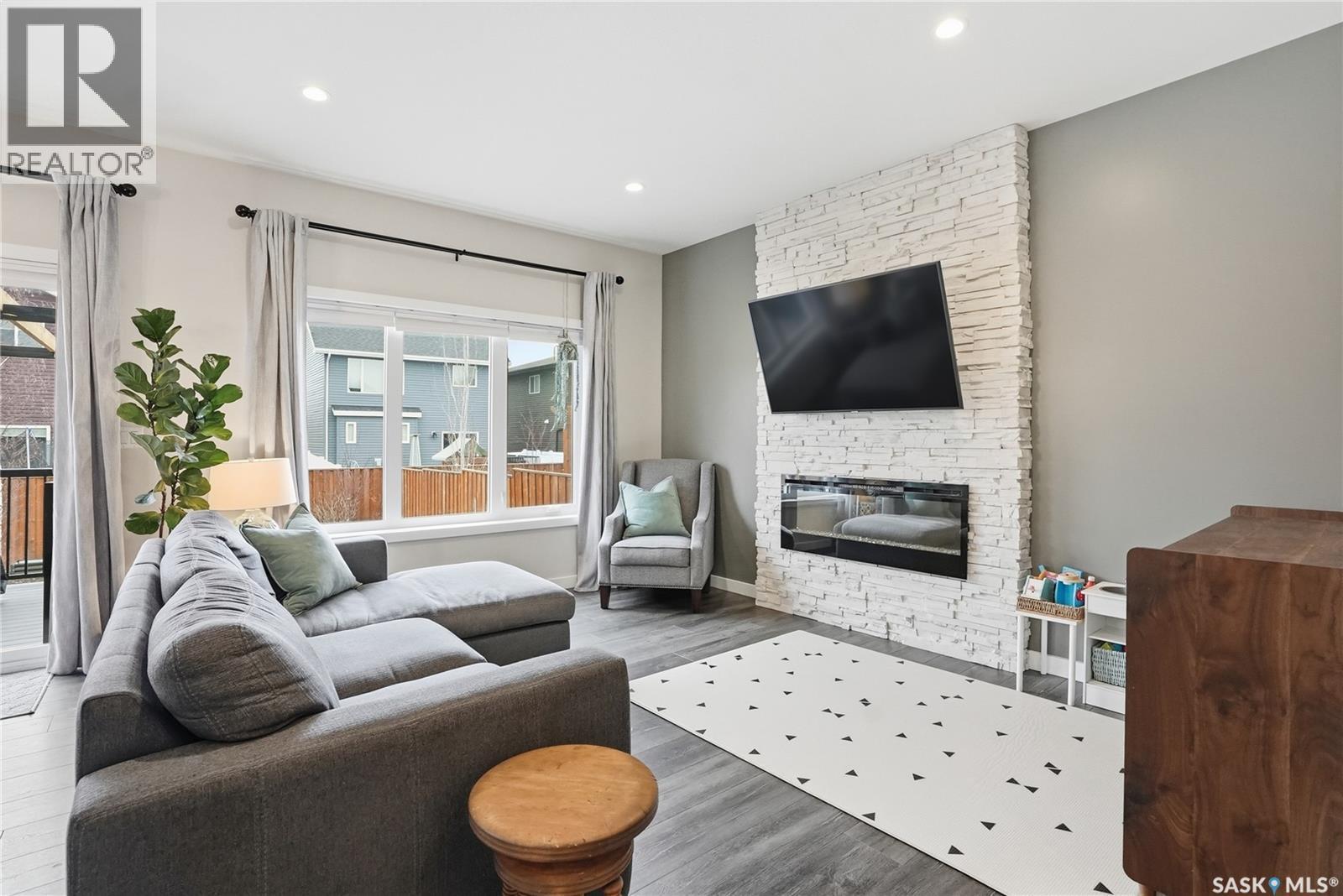 331 Dagnone Crescent, Saskatoon, SK