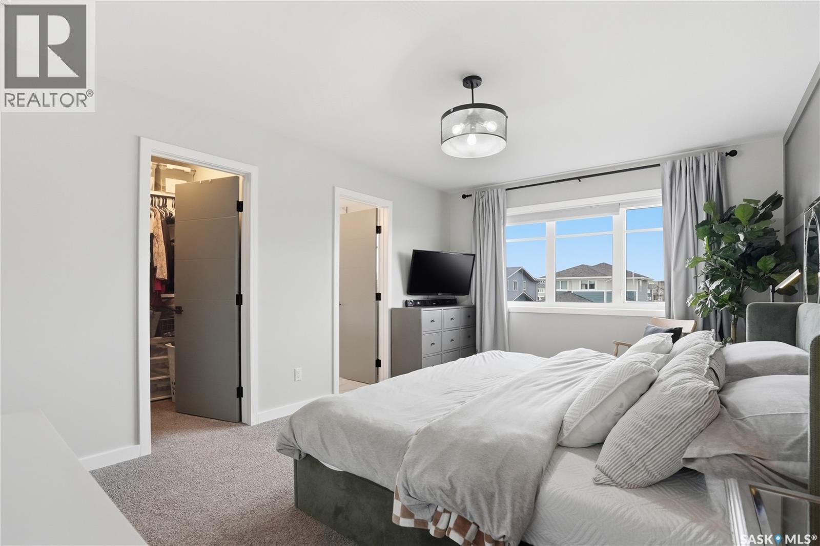 331 Dagnone Crescent, Saskatoon, SK