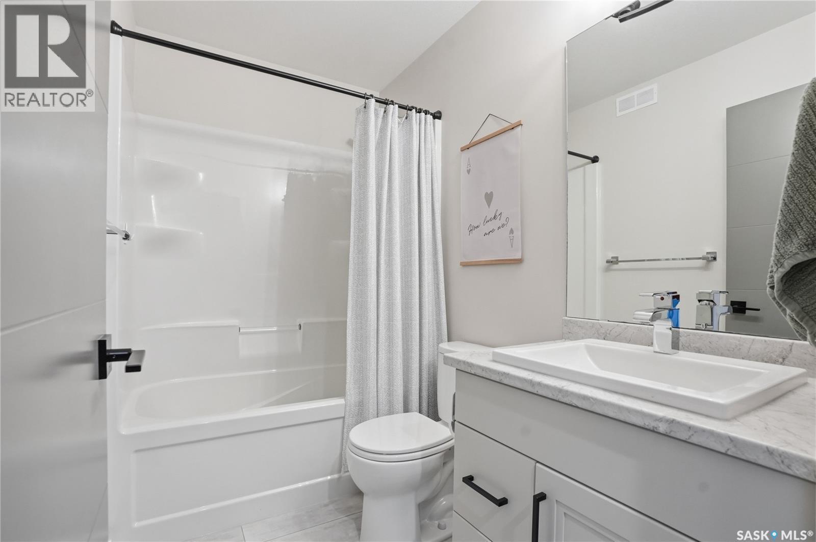 331 Dagnone Crescent, Saskatoon, SK