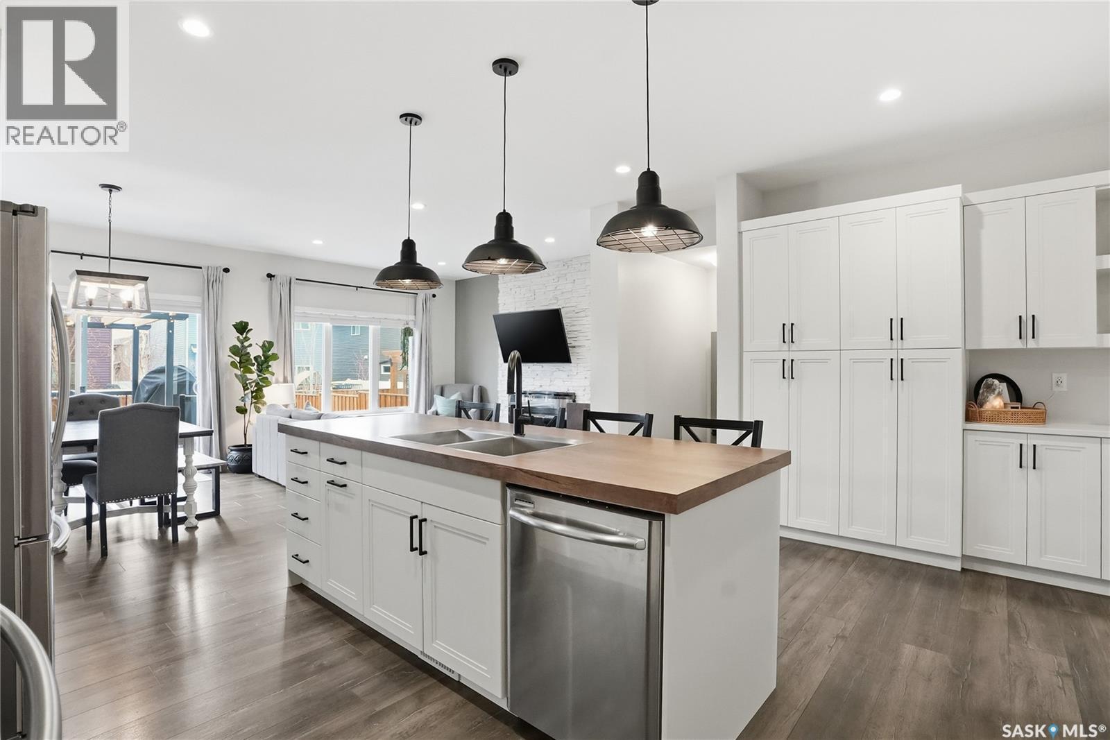 331 Dagnone Crescent, Saskatoon, SK