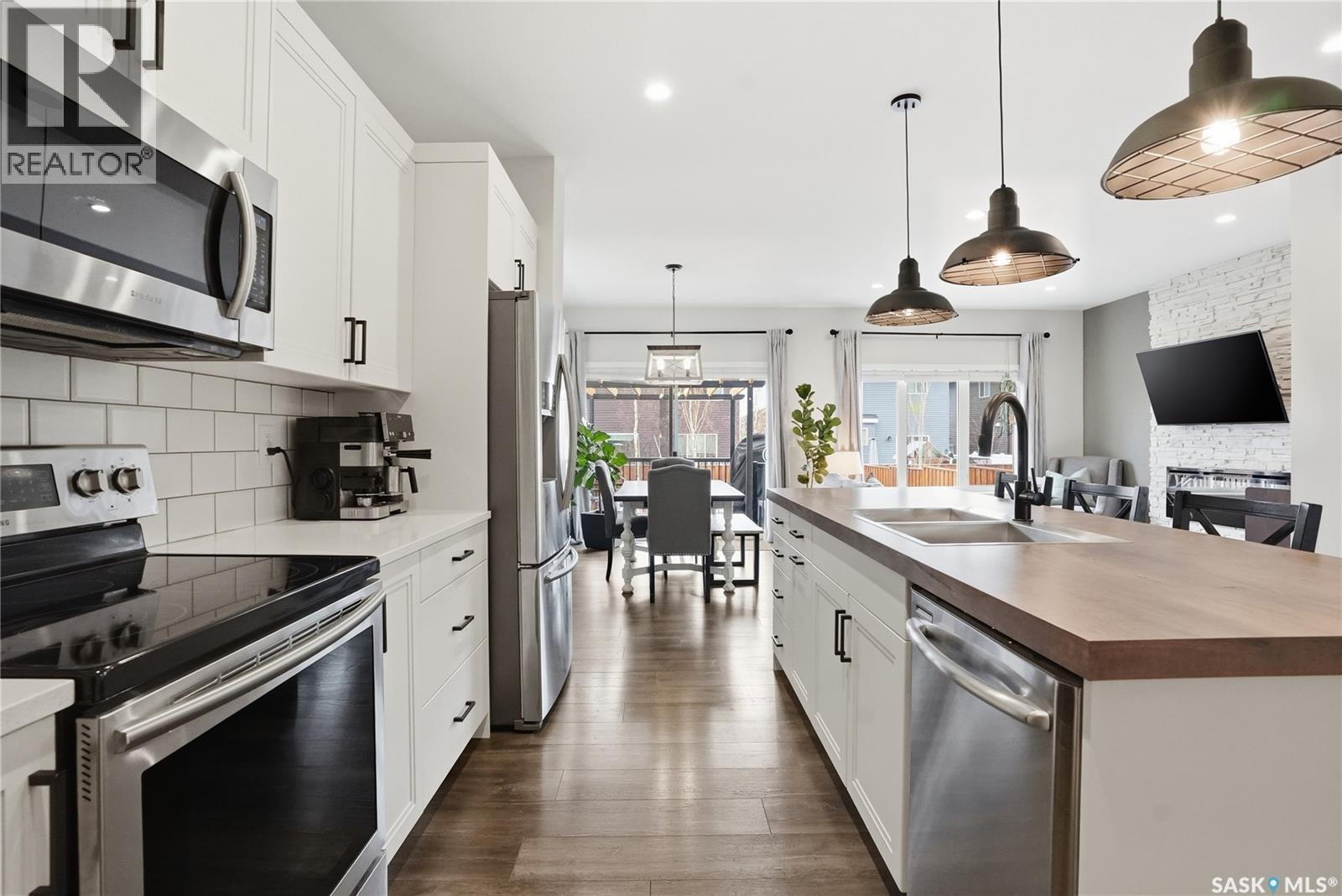 331 Dagnone Crescent, Saskatoon, SK