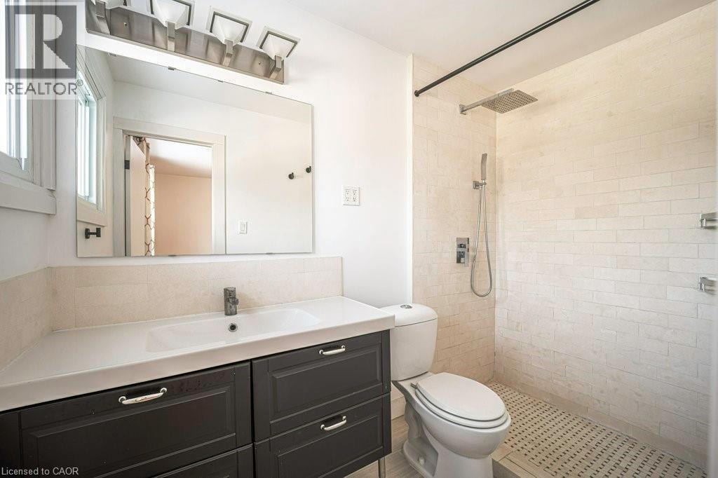 22 Dundonald Road, Cambridge, ON - Indoor Photo Showing Bathroom