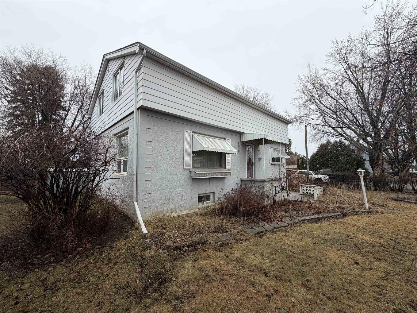 2101 Walsh Street E, Thunder Bay, ON
