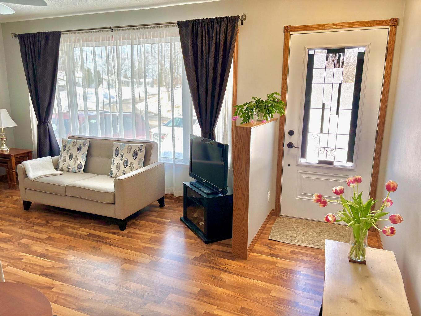 306 Wilde Street, Dryden, ON - Indoor Photo Showing Other Room