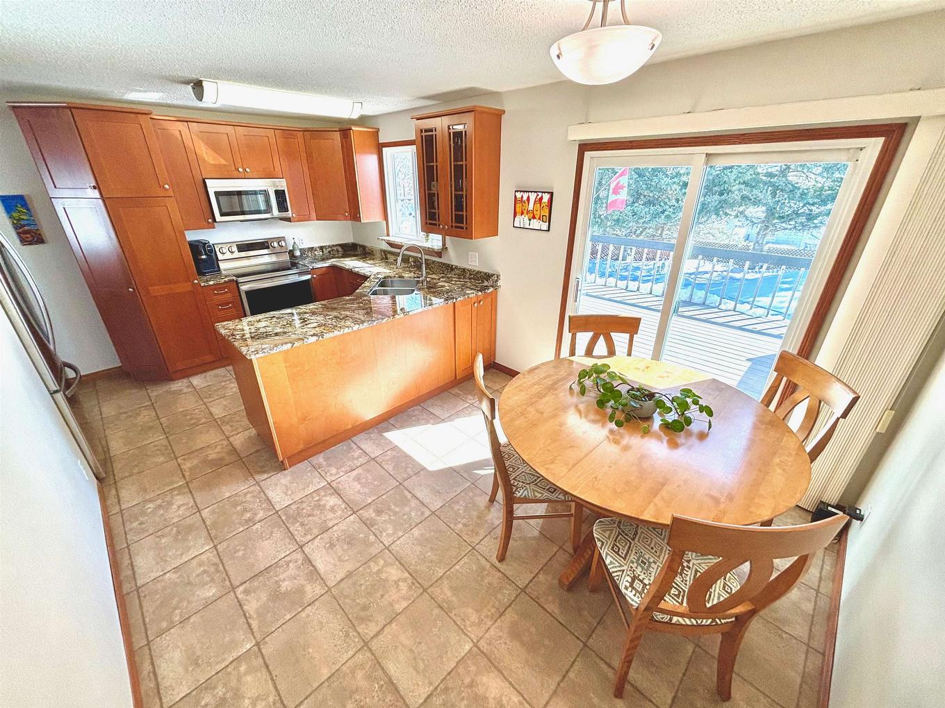 306 Wilde Street, Dryden, ON - Indoor Photo Showing Dining Room