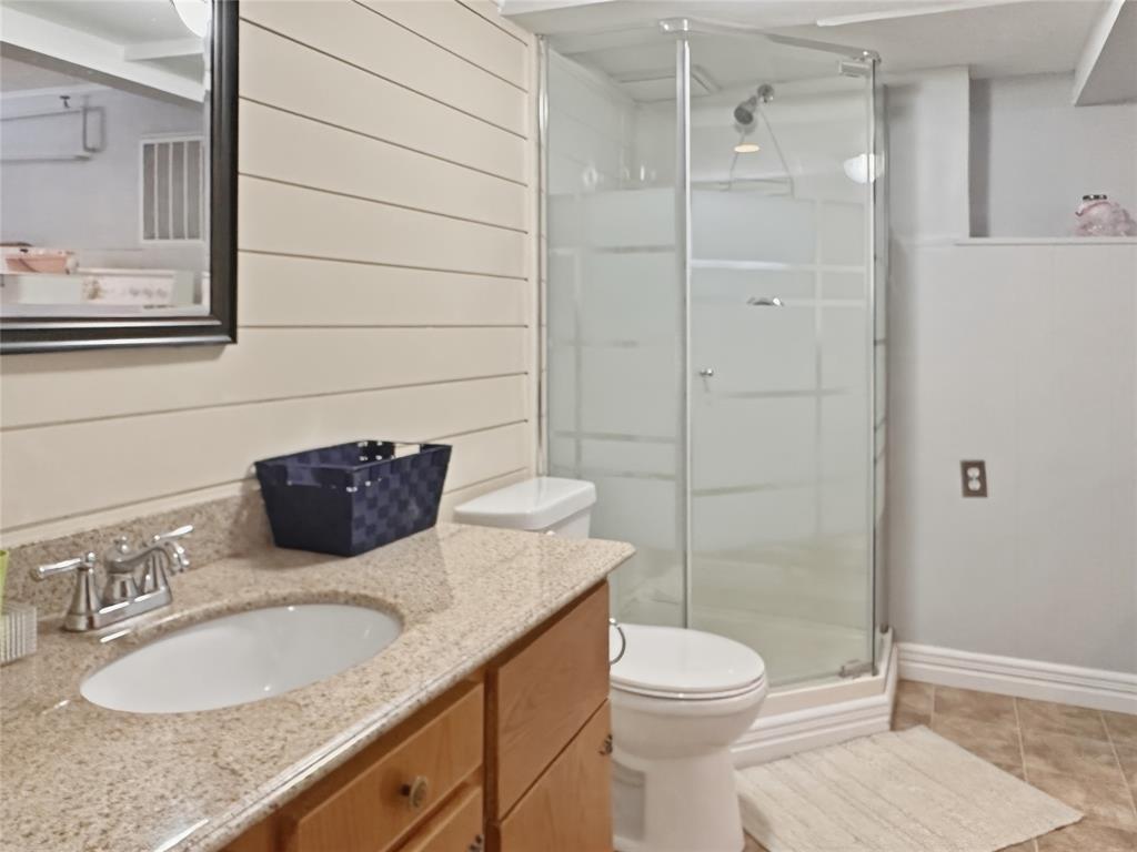 16 Spencer Road, Centreville, NL - Indoor Photo Showing Bathroom