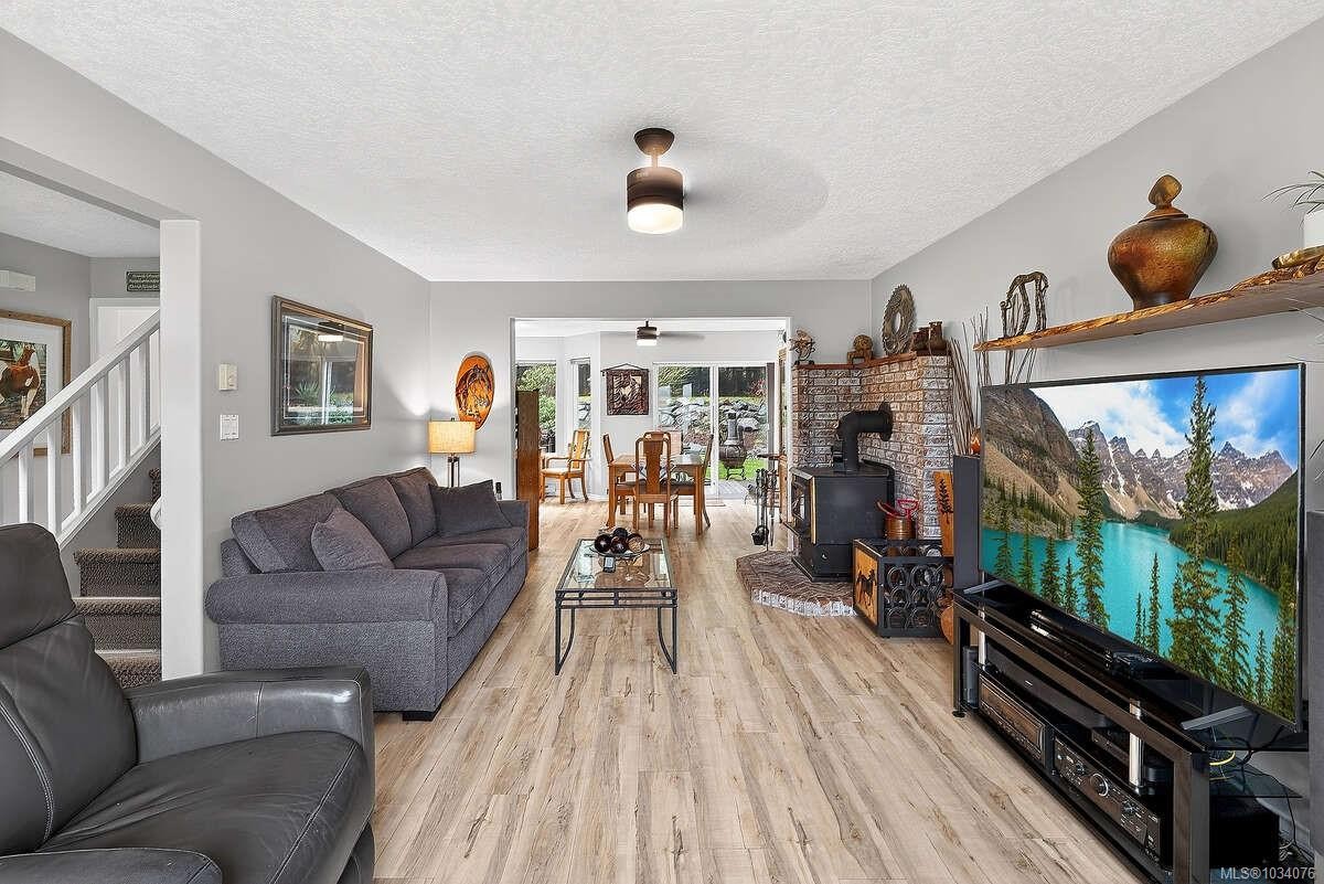 1136 Corcan Rd, Qualicum Beach, BC