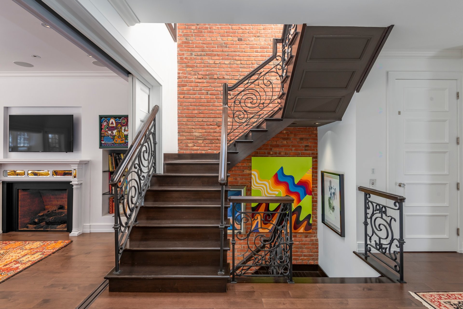 Escalier - 667 Av. Belmont, Westmount, QC - Indoor Photo Showing Other Room With Fireplace