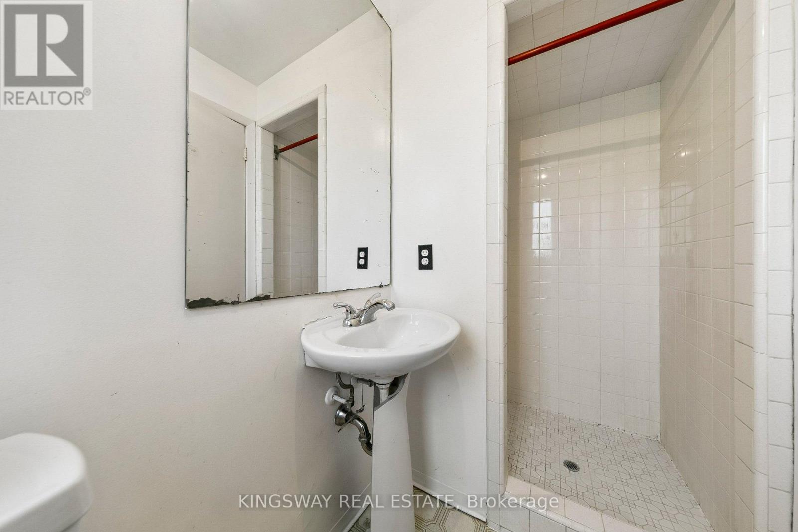 2175 Denise Road, Mississauga, ON - Indoor Photo Showing Bathroom