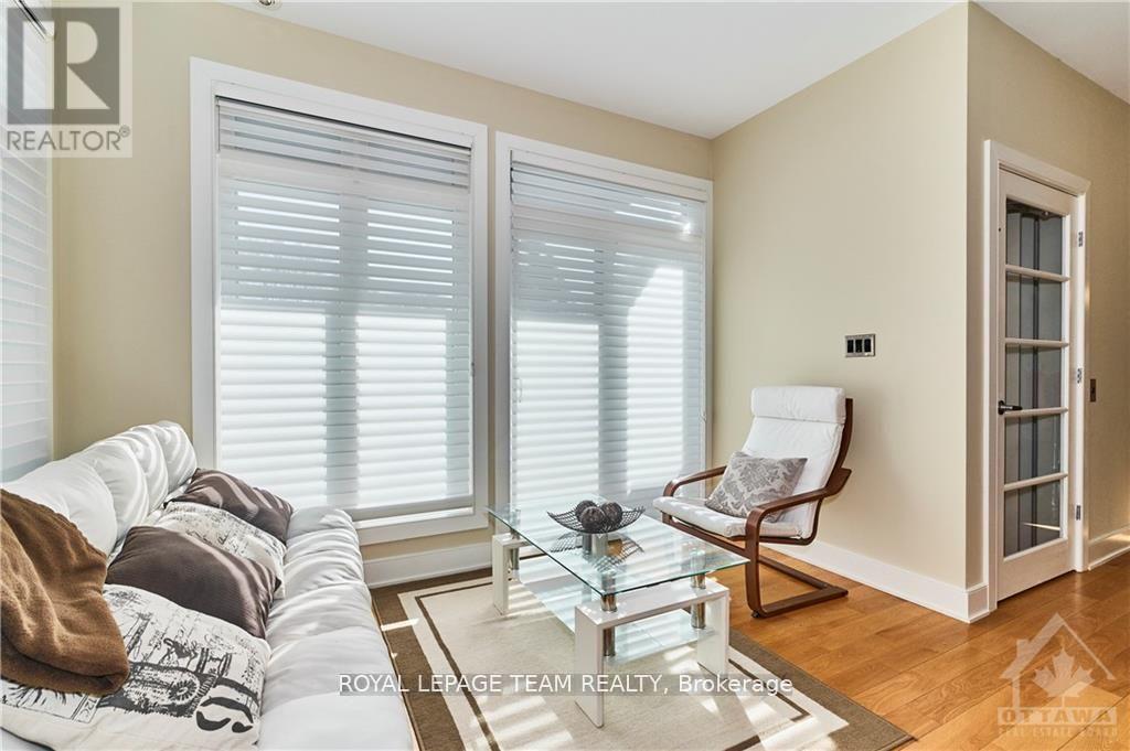 10 - 800 Melwood Avenue, Ottawa, ON - Indoor