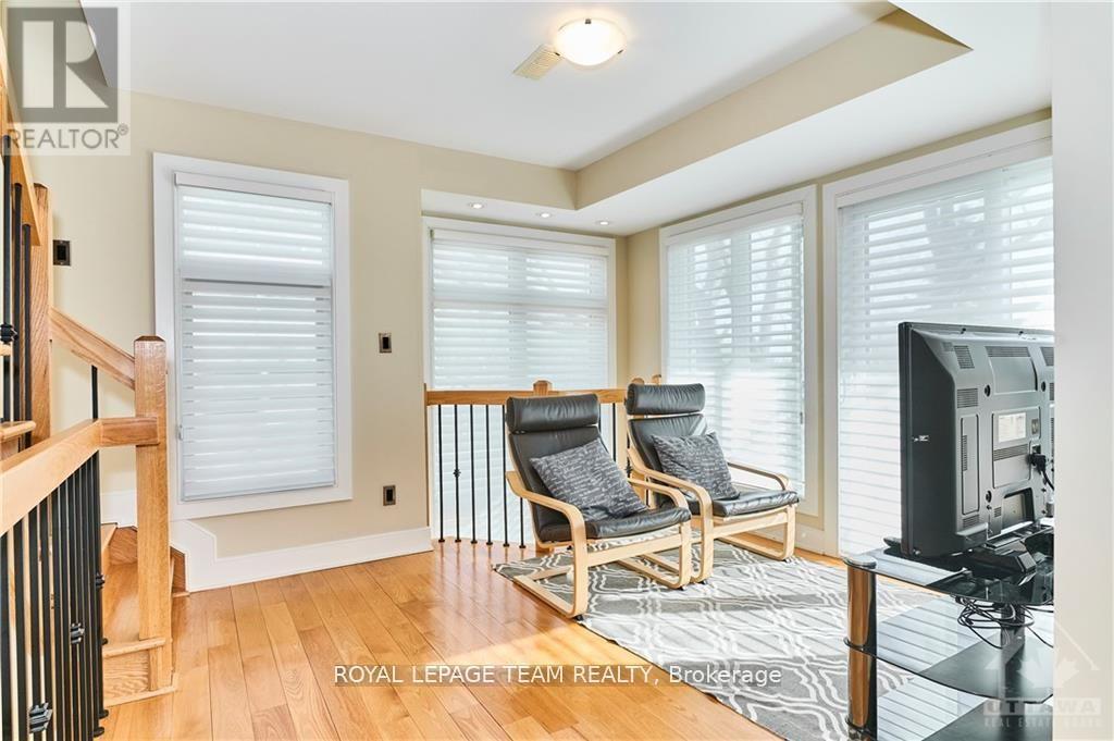 10 - 800 Melwood Avenue, Ottawa, ON - Indoor