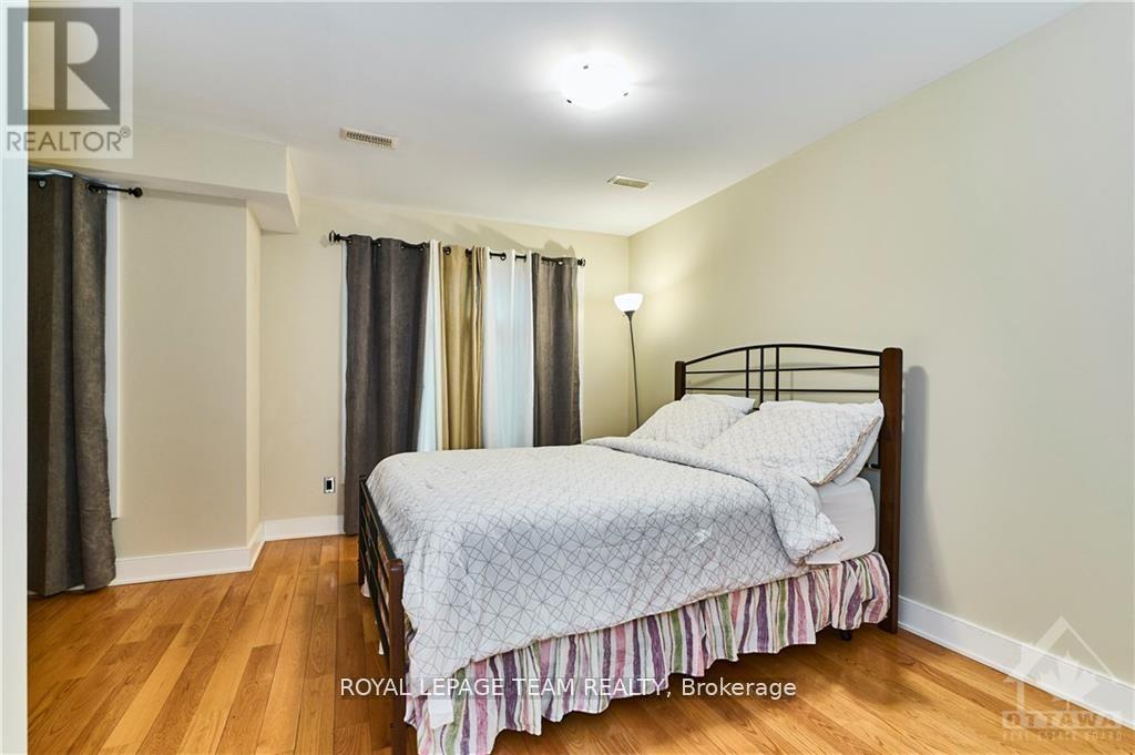 10 - 800 Melwood Avenue, Ottawa, ON - Indoor Photo Showing Bedroom