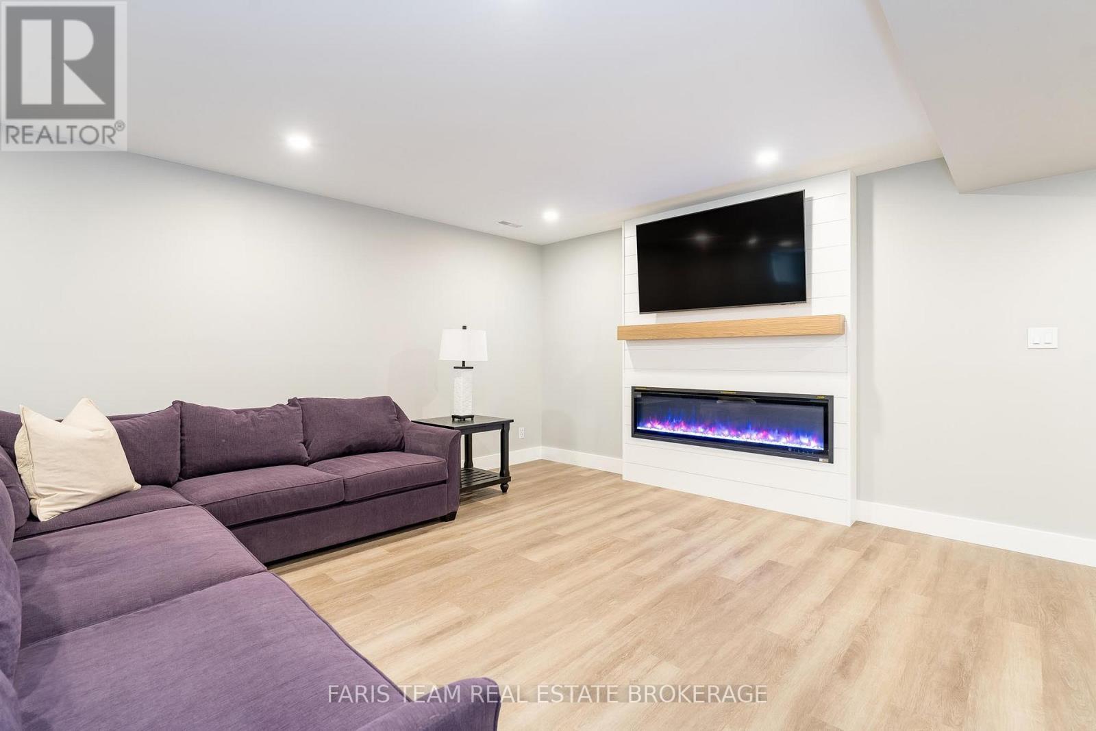 16 Tall Pines Drive, Tiny, ON