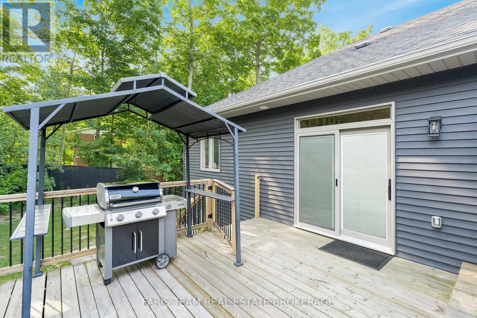 16 Tall Pines Drive, Tiny, ON