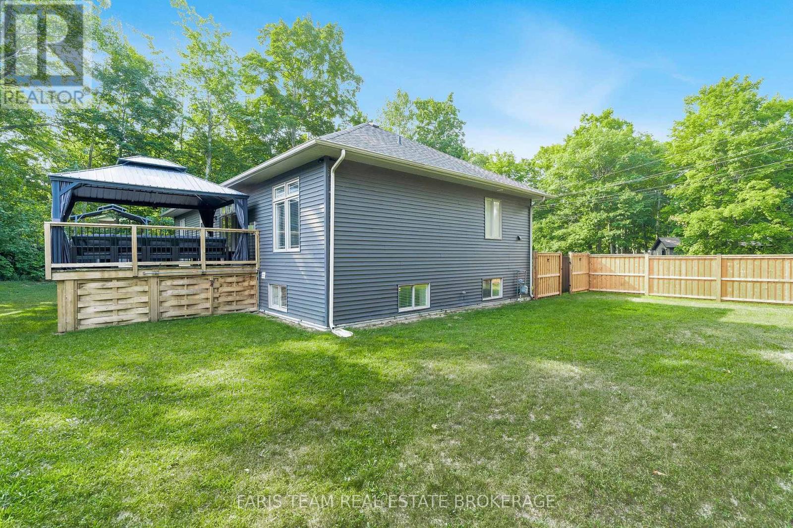 16 Tall Pines Drive, Tiny, ON