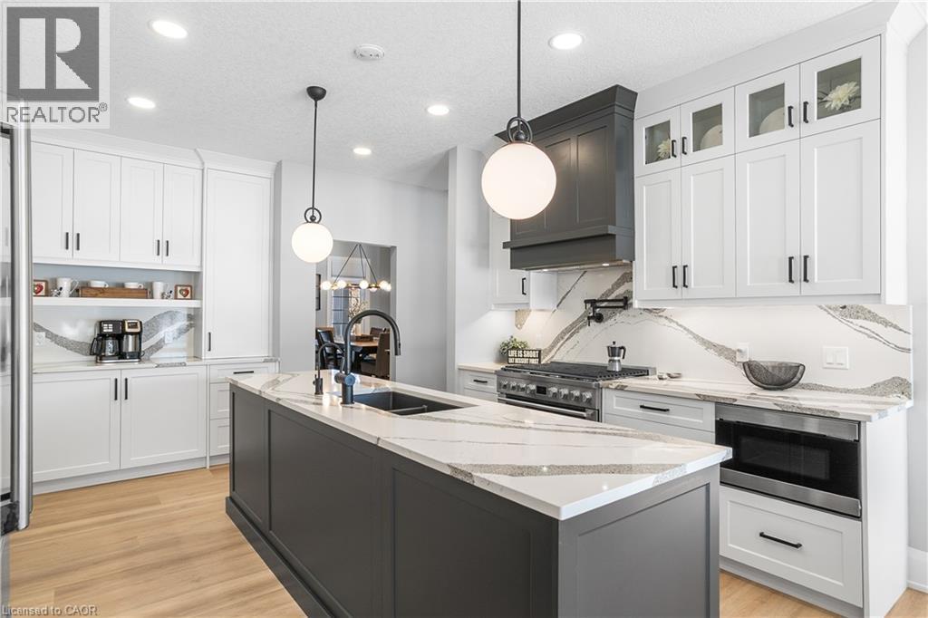 2 Cloverlea Crescent, St. George, ON - Indoor Photo Showing Kitchen With Double Sink With Upgraded Kitchen