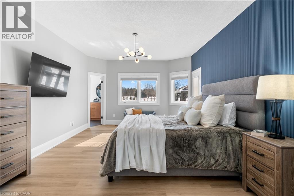 2 Cloverlea Crescent, St. George, ON - Indoor Photo Showing Bedroom