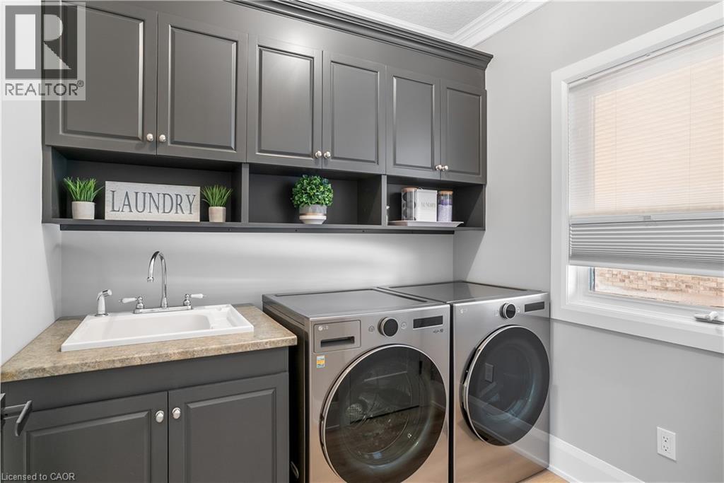 2 Cloverlea Crescent, St. George, ON - Indoor Photo Showing Laundry Room