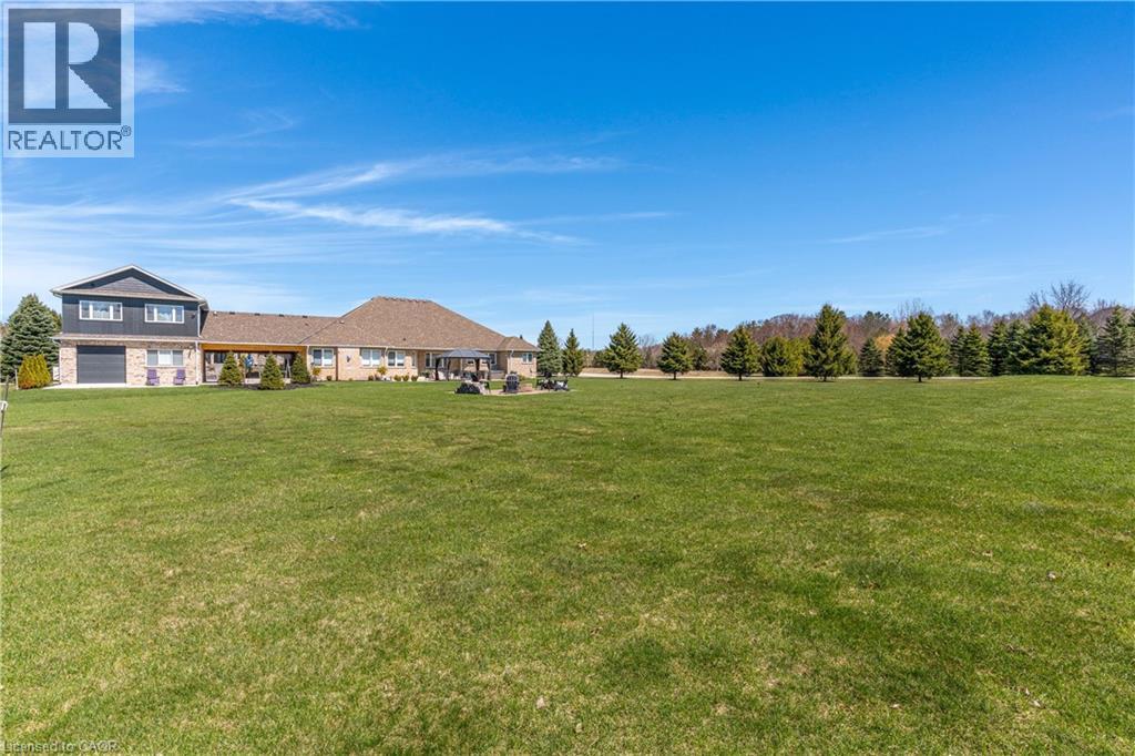 2 Cloverlea Crescent, St. George, ON - Outdoor